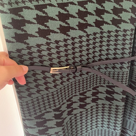 Dress for fall in a Carmen Marc Valvo! - Picture 3 of 4